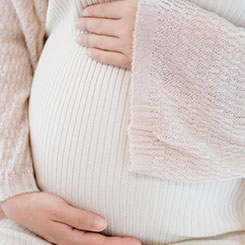 更值得警惕🍦的是，若低价竞😳争伴随🚊🏴“隐性降配”⛔，或将风险转💪🇬🇮